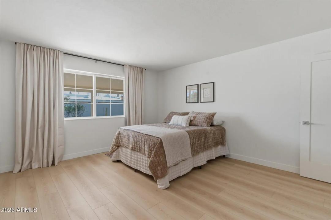 Real Estate Picture 15