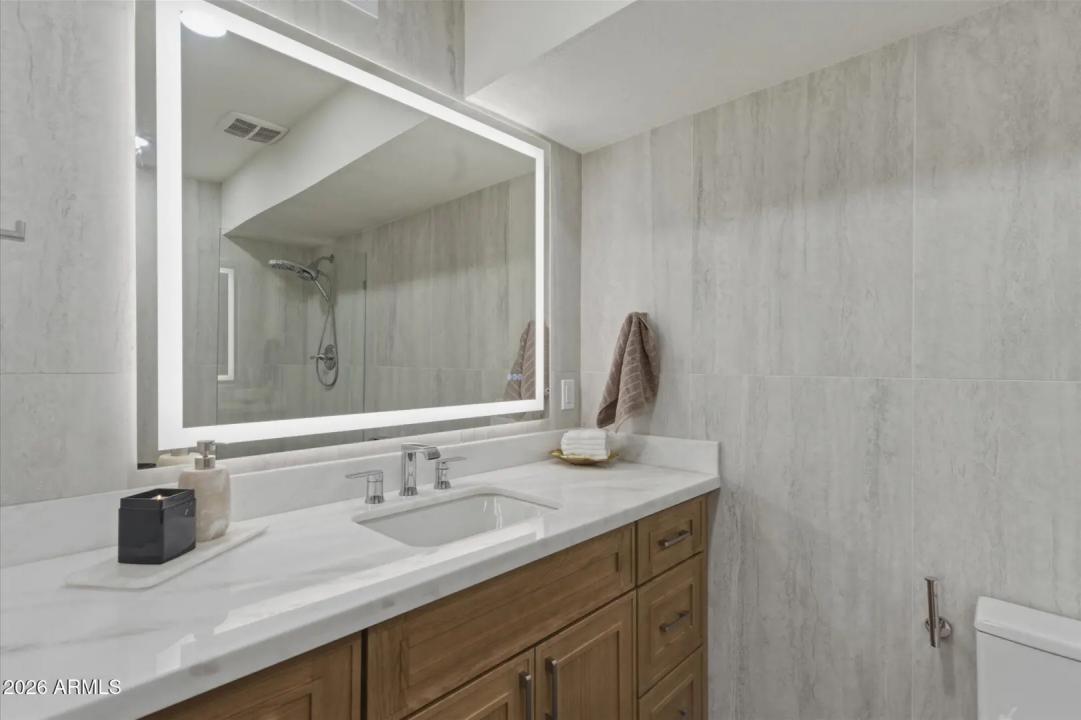 Real Estate Picture 17