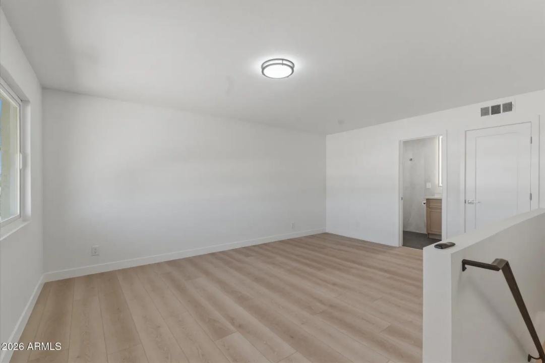 Real Estate Picture 21