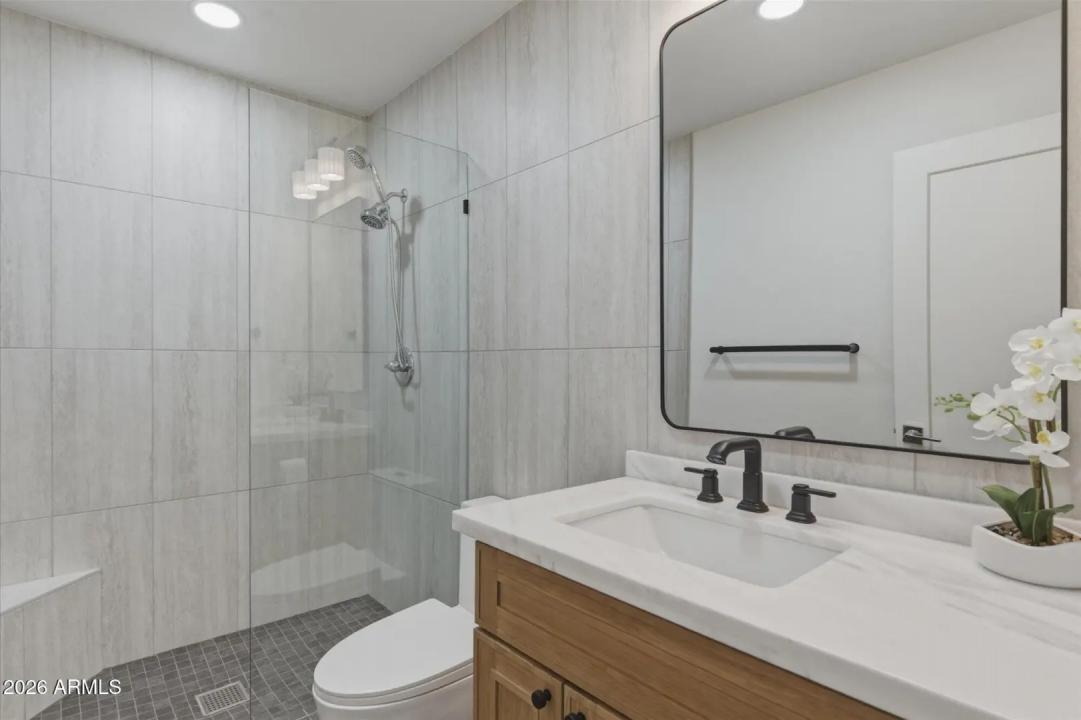 Real Estate Picture 23