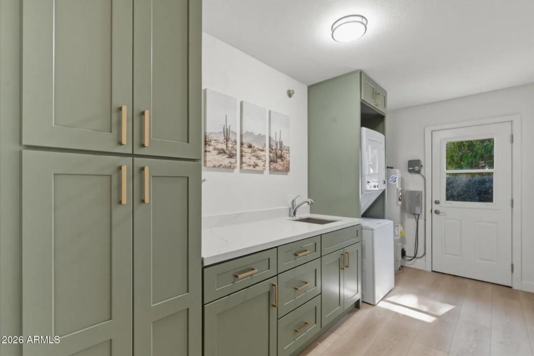 Real Estate Picture 24