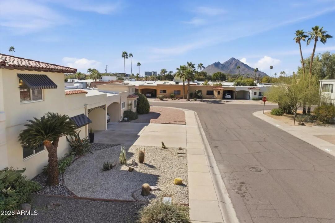 Real Estate Picture 3