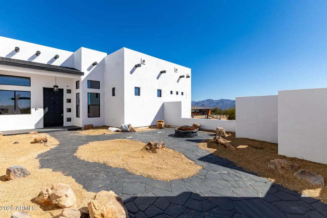 Real Estate Picture 13