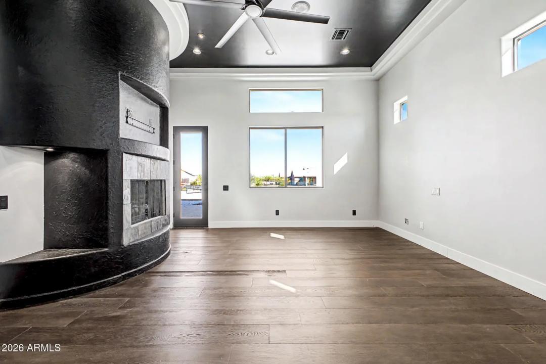 Real Estate Picture 20