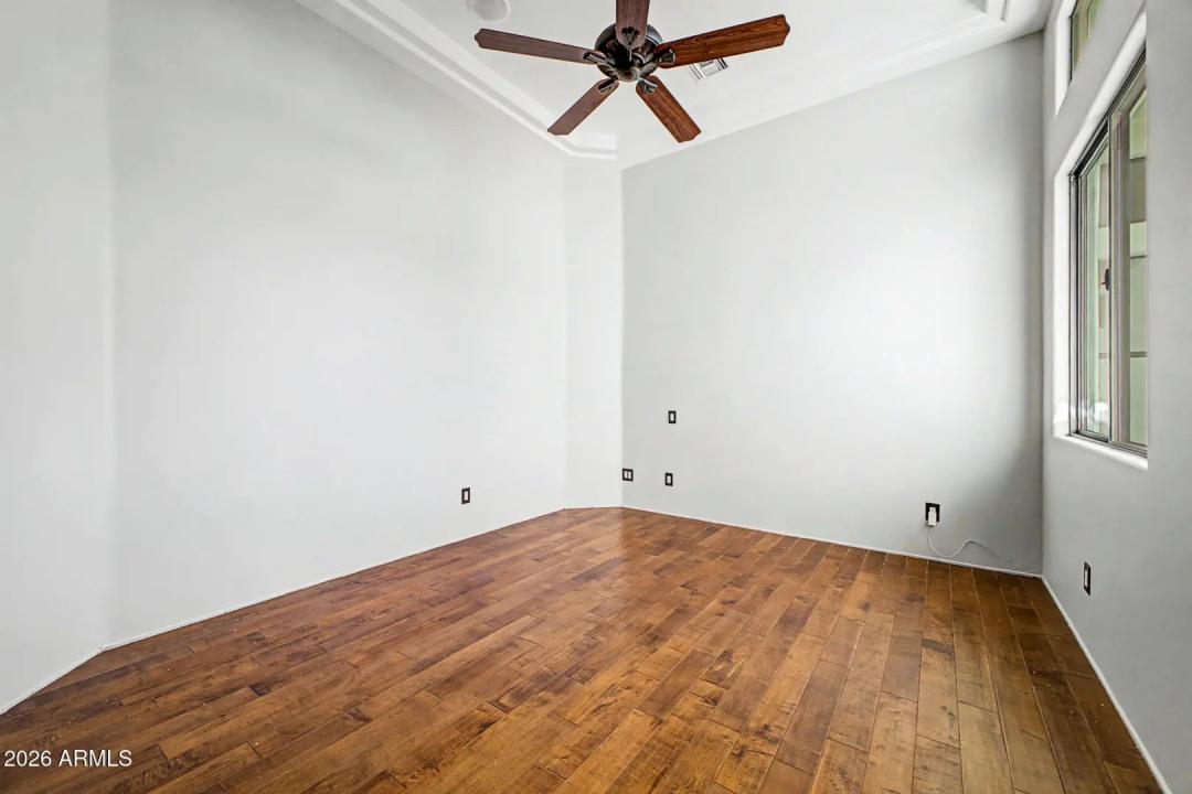 Real Estate Picture 25