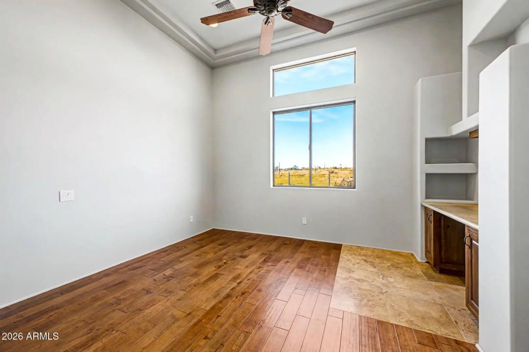 Real Estate Picture 28