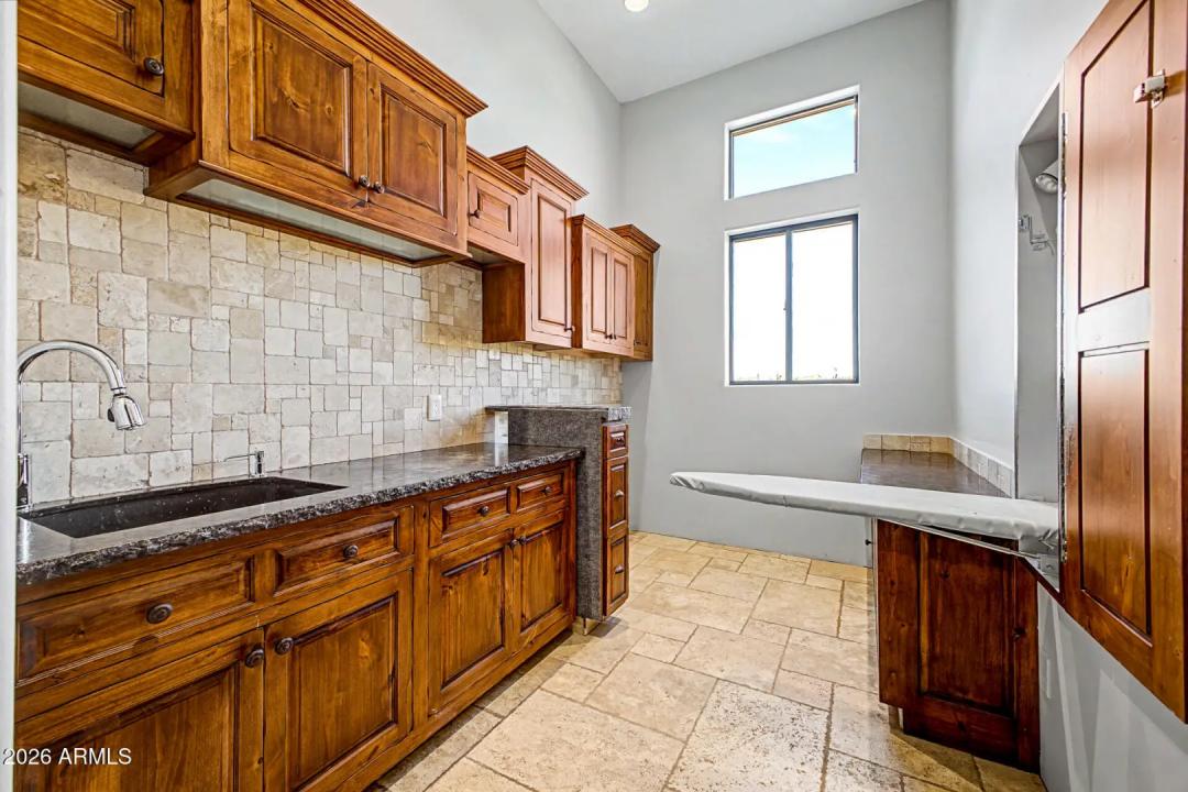 Real Estate Picture 33