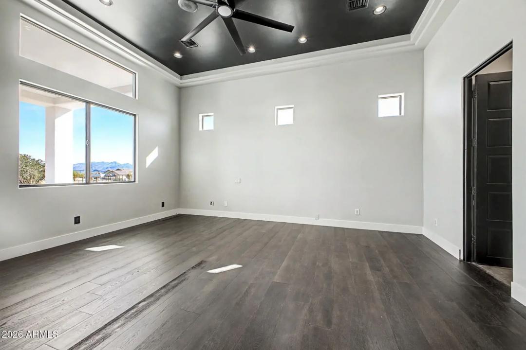 Real Estate Picture 21