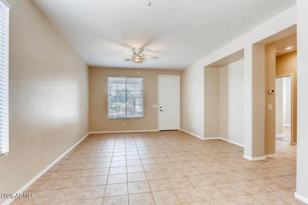 Real Estate Picture 4