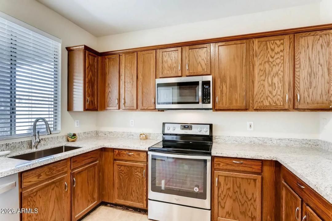 Real Estate Picture 8