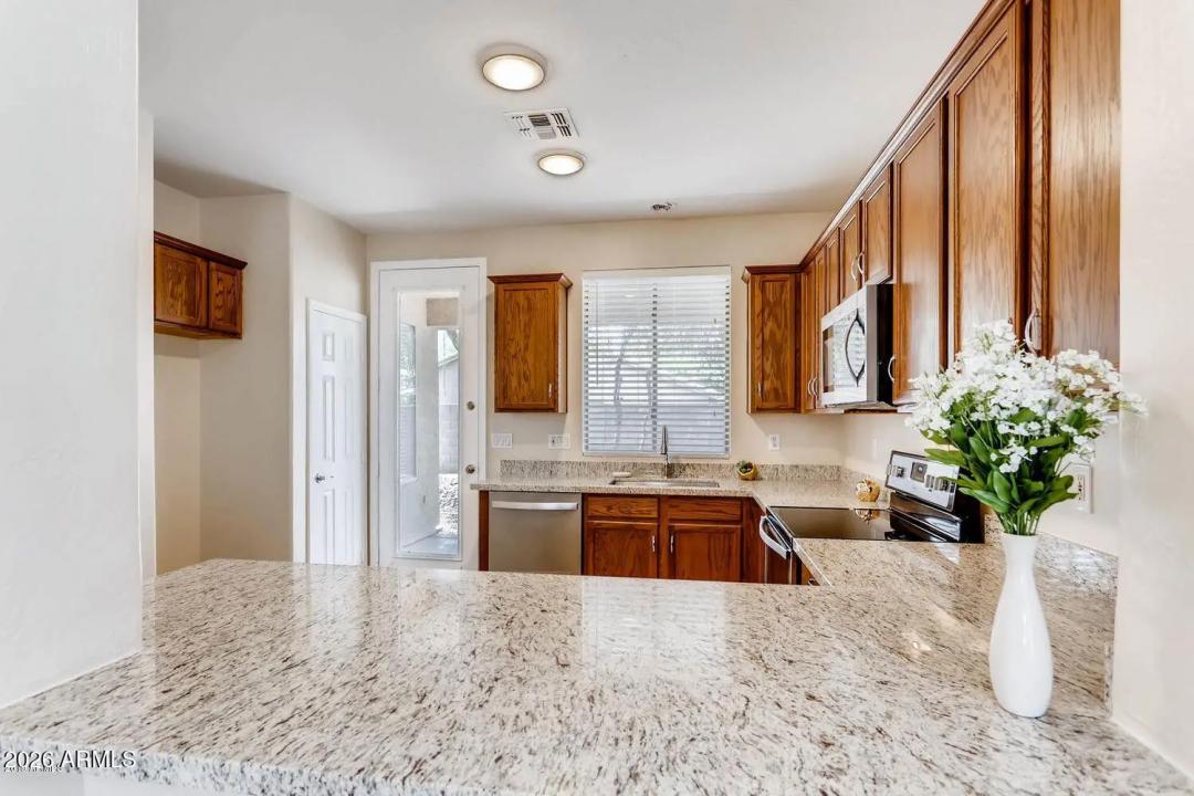 Real Estate Picture 9