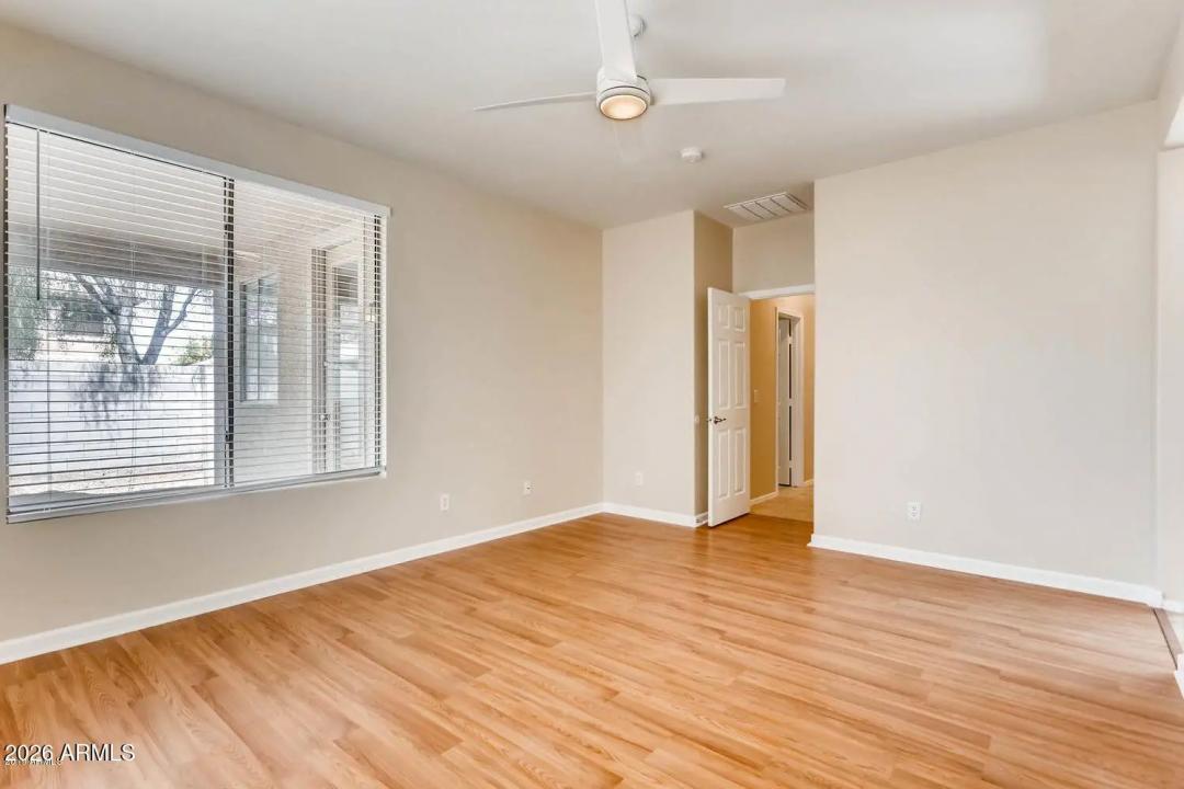 Real Estate Picture 14