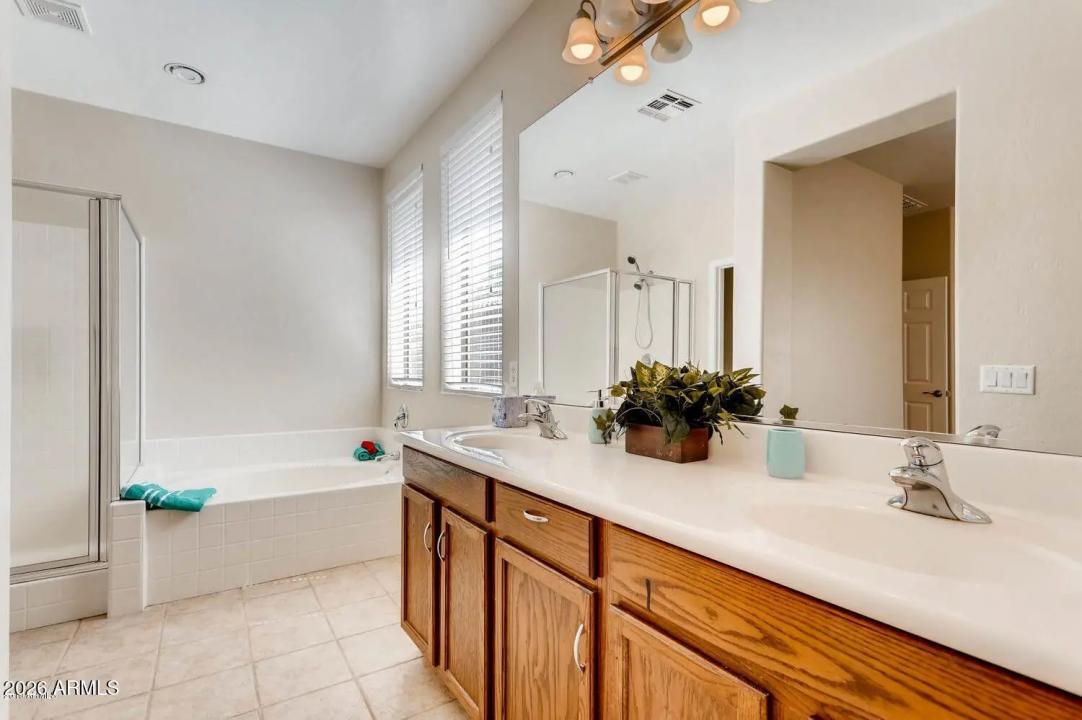 Real Estate Picture 16