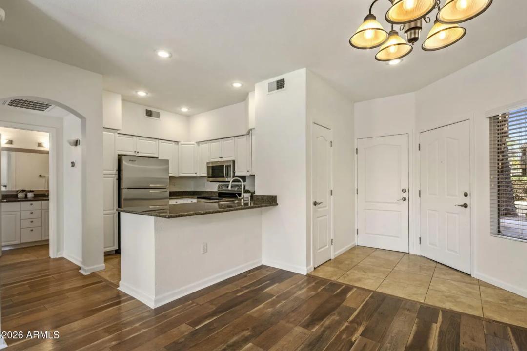 Real Estate Picture 14