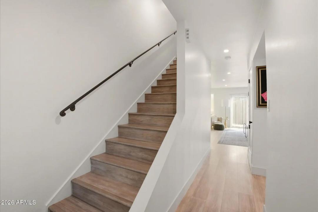 Real Estate Picture 3