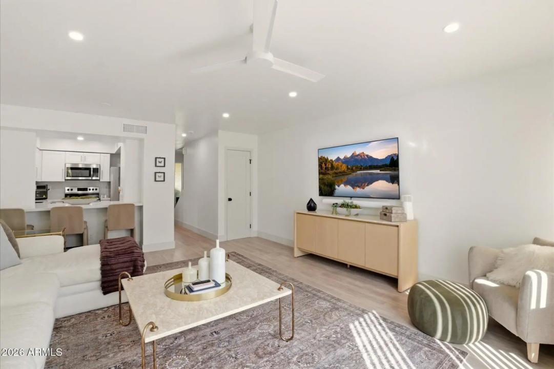 Real Estate Picture 5