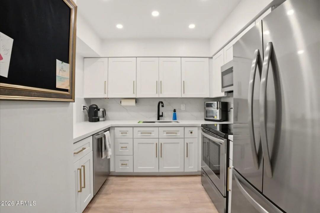 Real Estate Picture 6