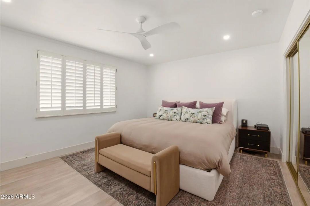 Real Estate Picture 9