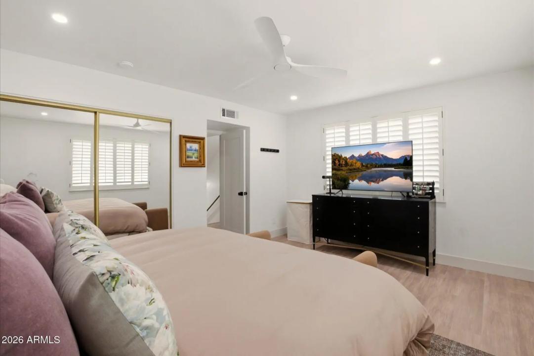 Real Estate Picture 10