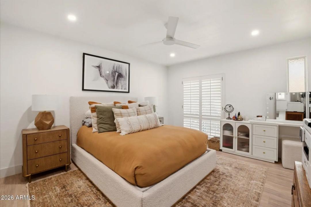 Real Estate Picture 13