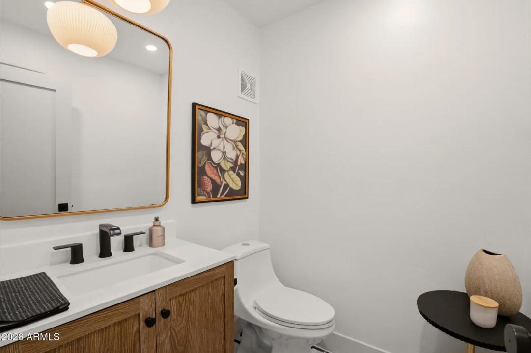 Real Estate Picture 17