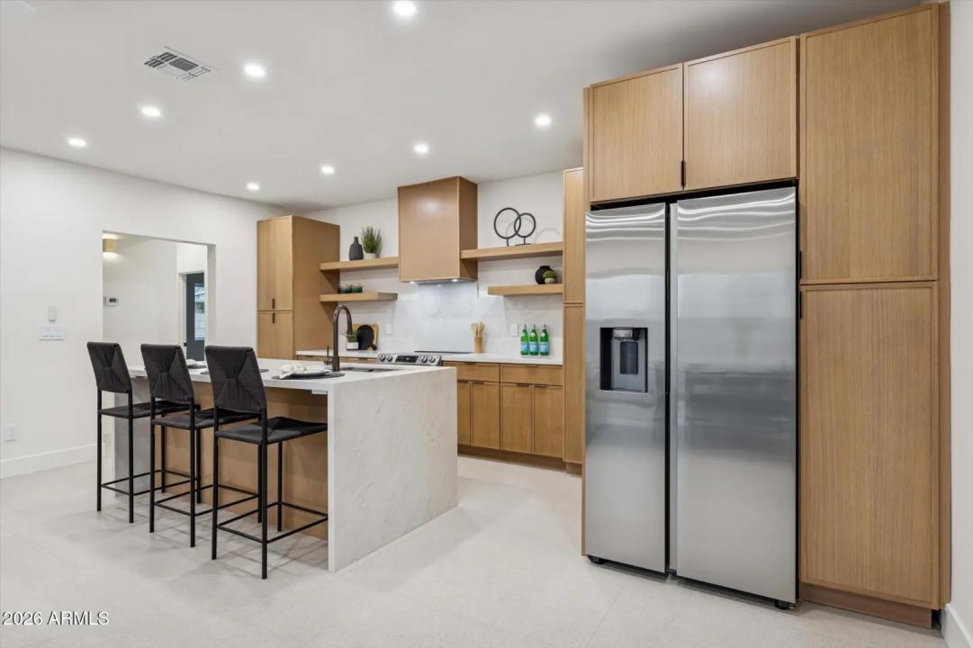 Real Estate Picture 10