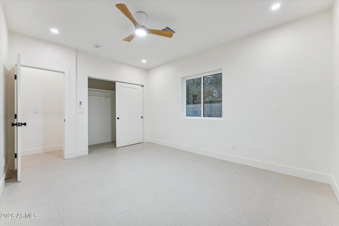 Real Estate Picture 11