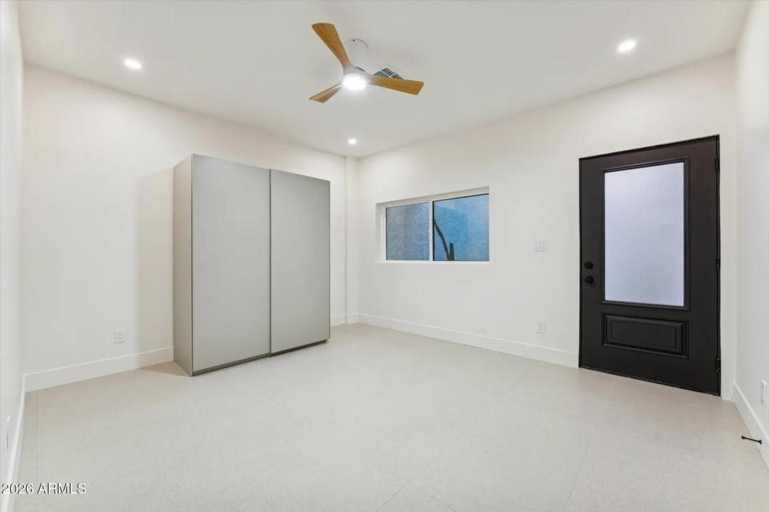 Real Estate Picture 12