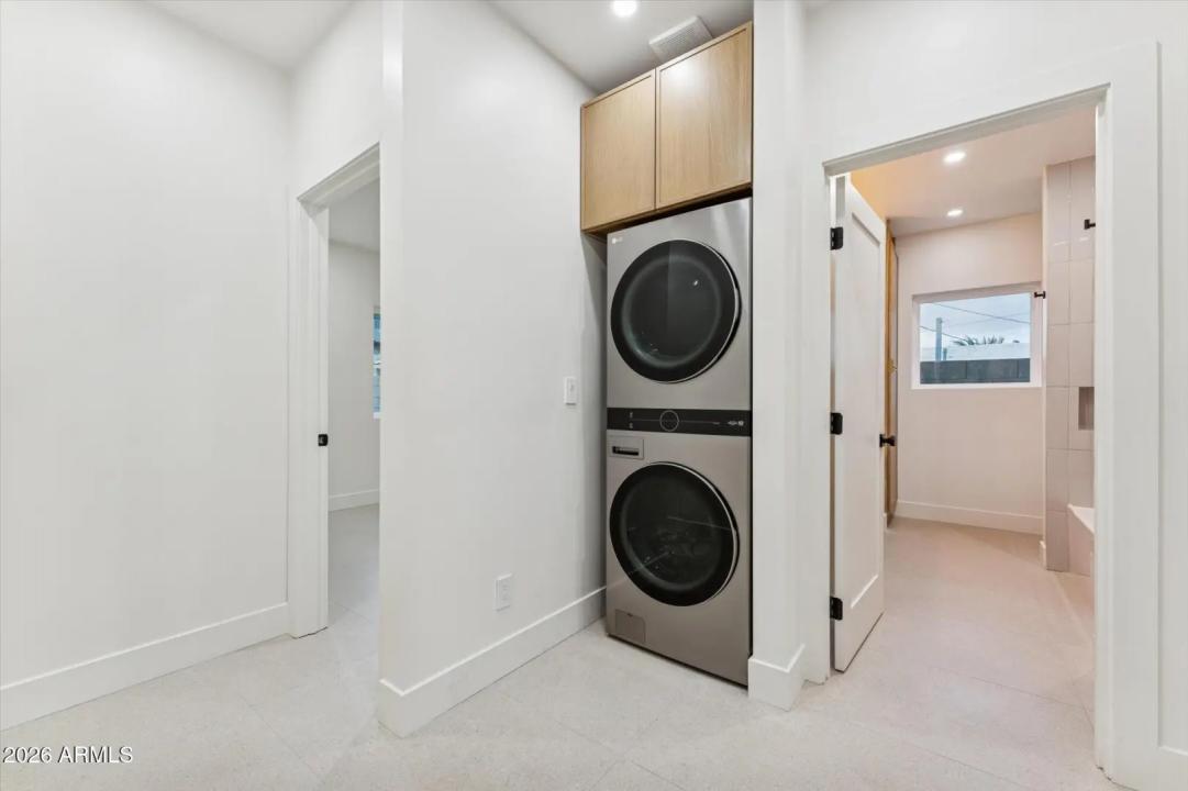 Real Estate Picture 13