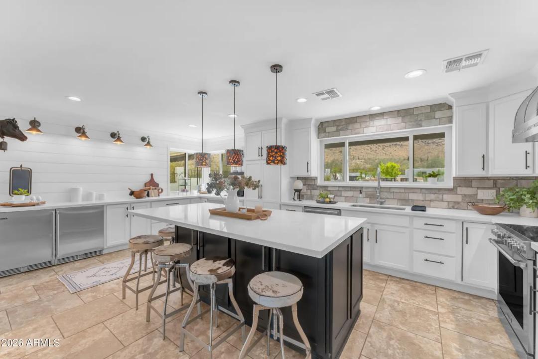 Real Estate Picture 24