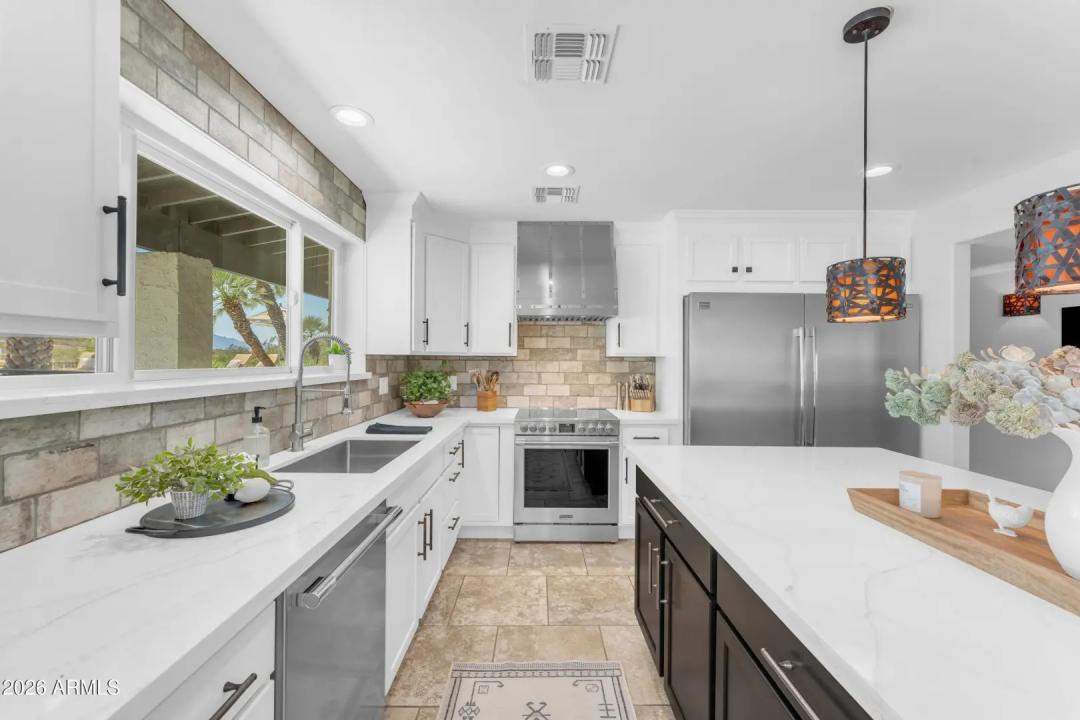 Real Estate Picture 23