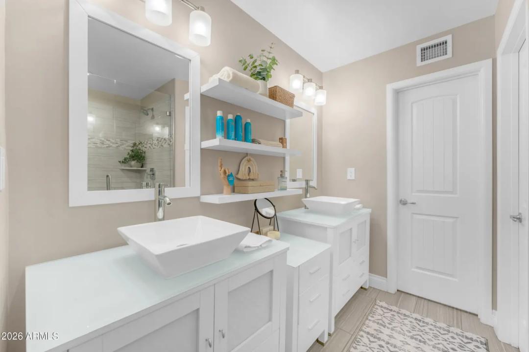 Real Estate Picture 38