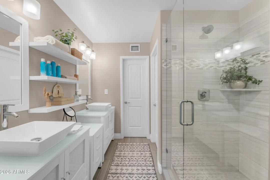 Real Estate Picture 39