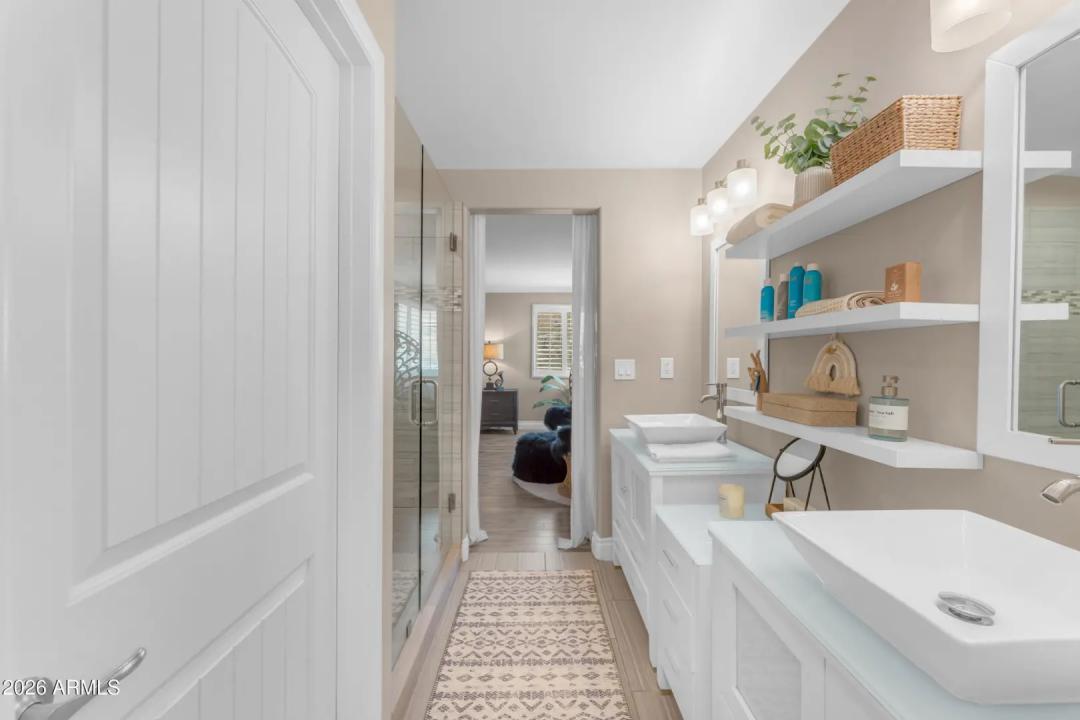 Real Estate Picture 40