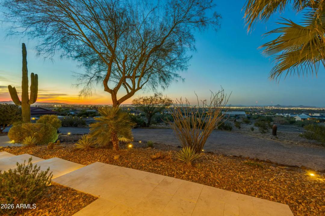 Real Estate Picture 12