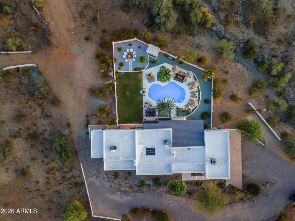 Real Estate Picture 5