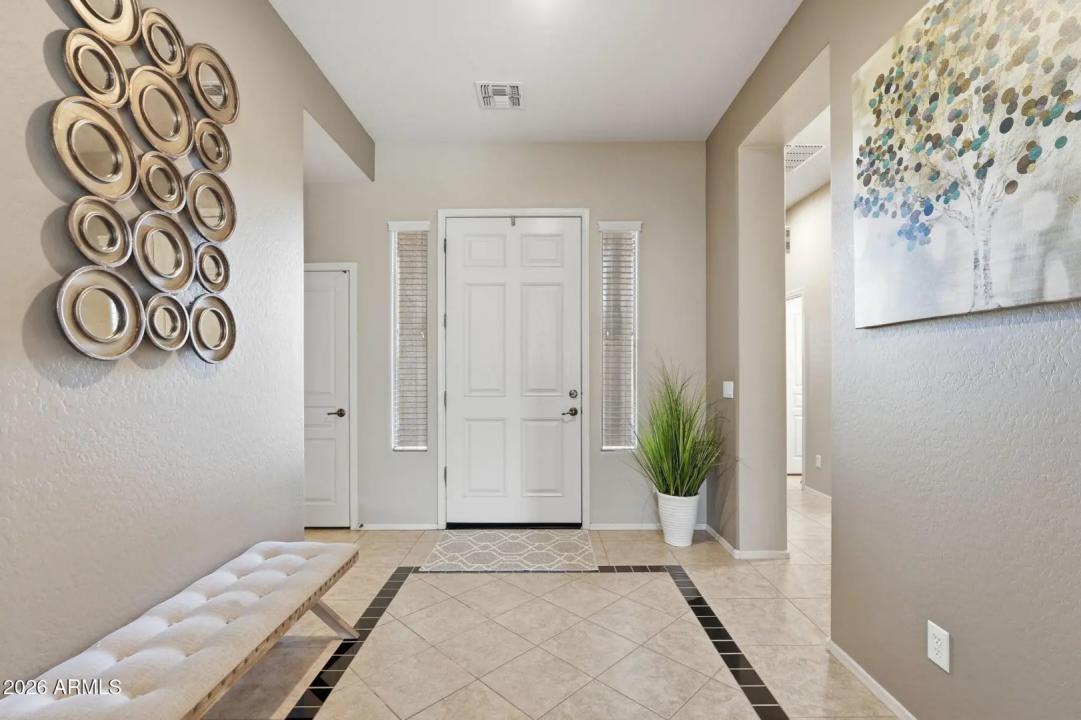 Real Estate Picture 4