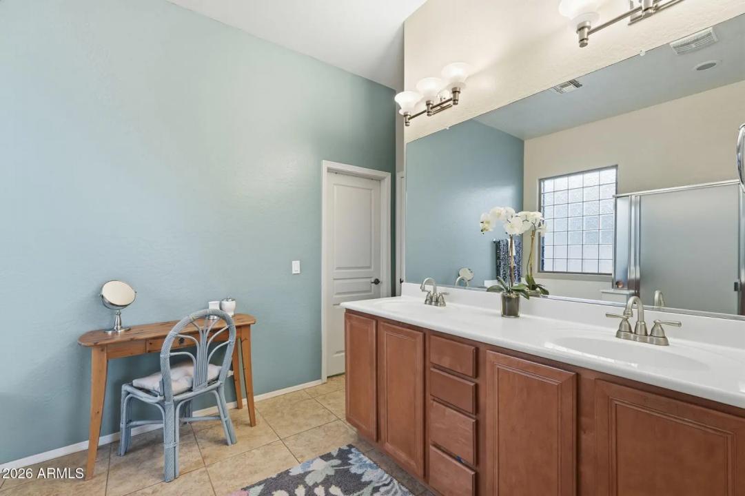 Real Estate Picture 17