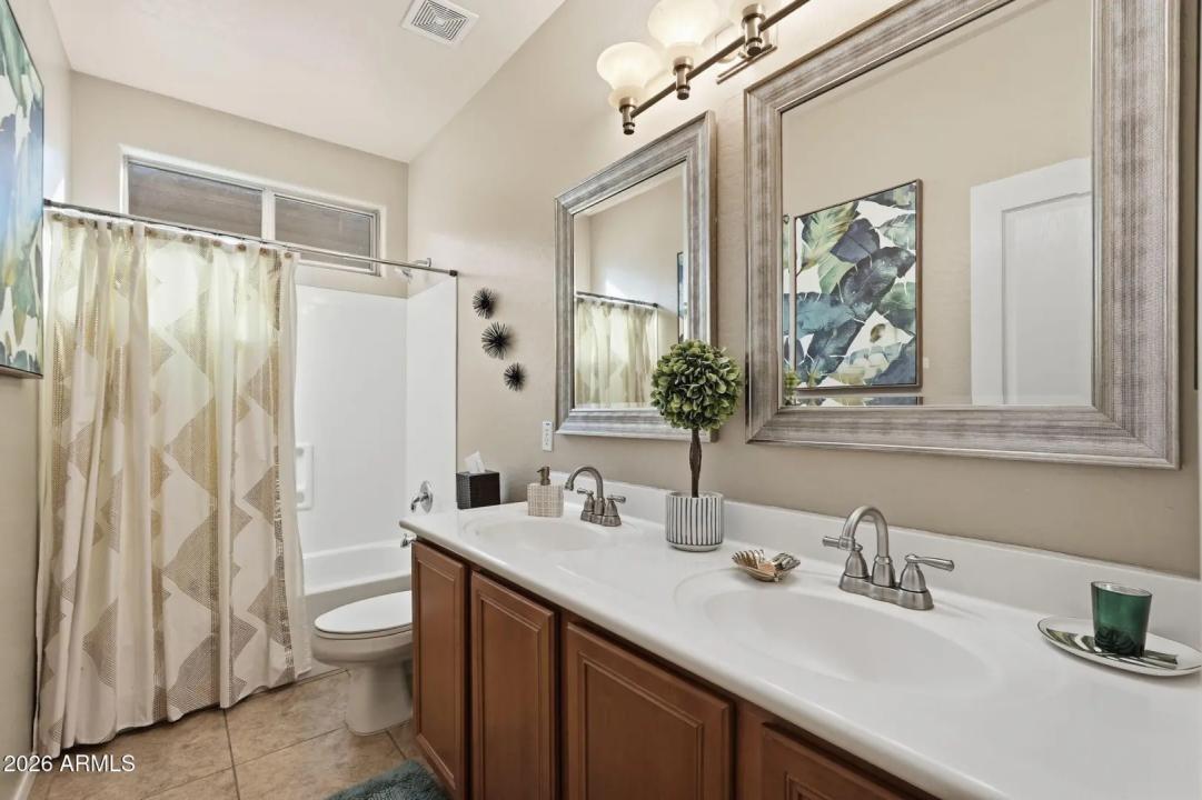 Real Estate Picture 22