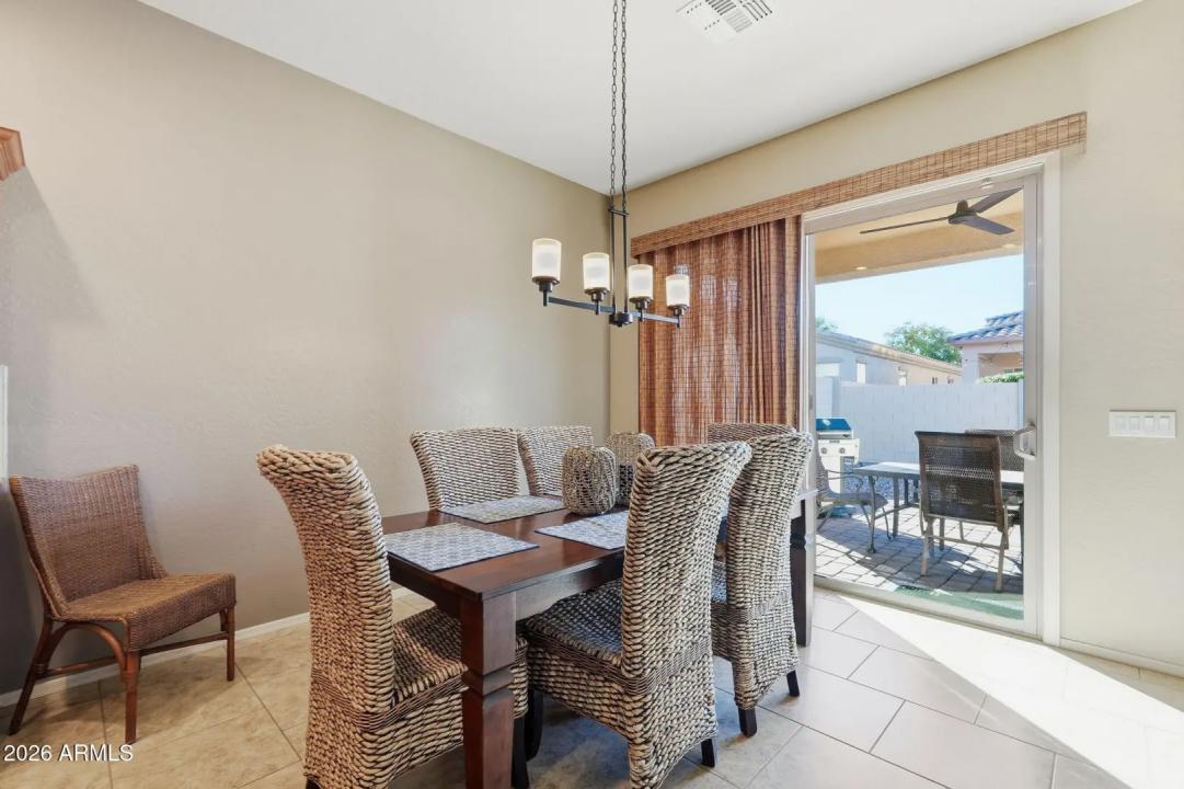 Real Estate Picture 12