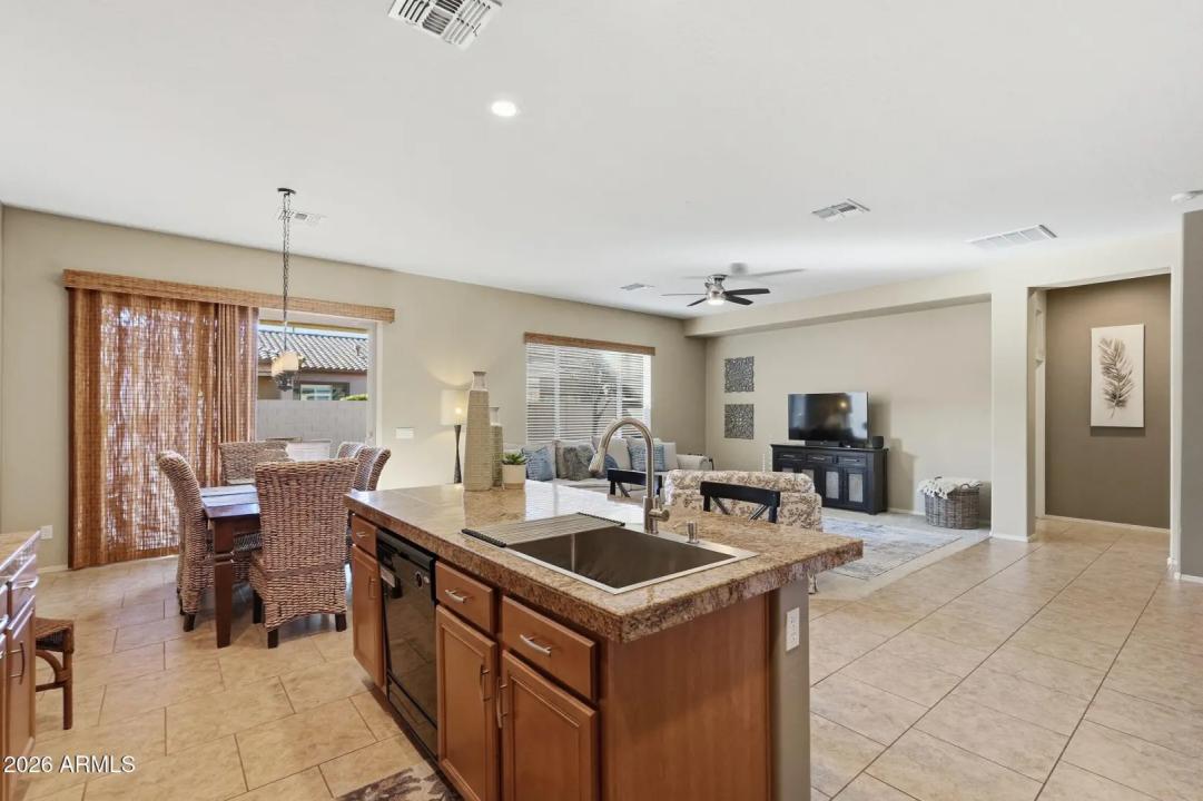 Real Estate Picture 10