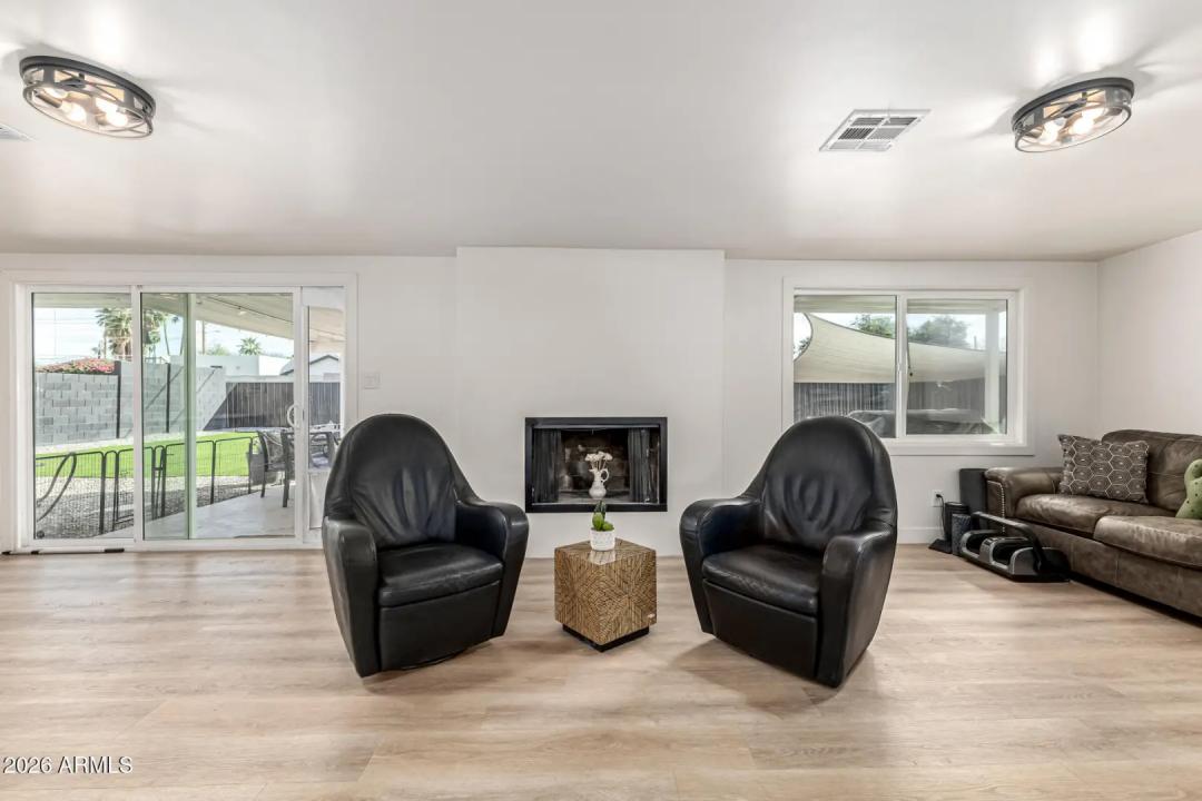 Real Estate Picture 5