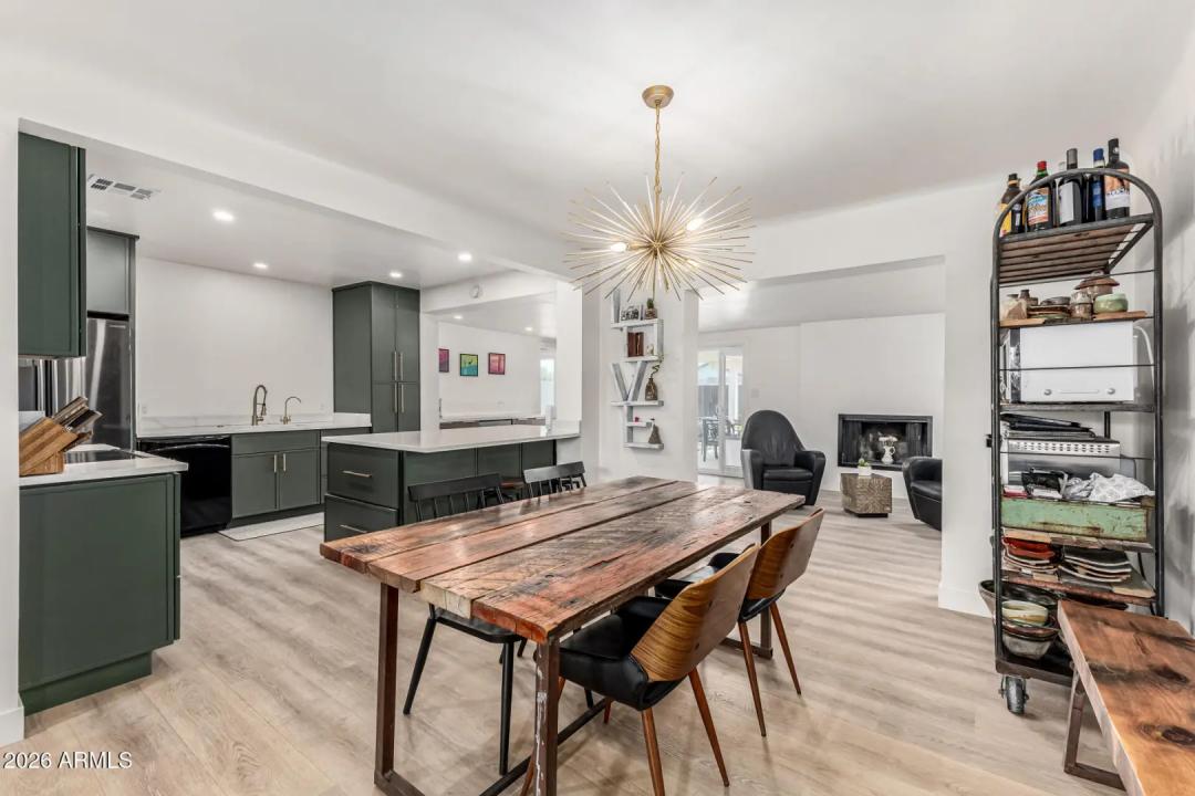 Real Estate Picture 8