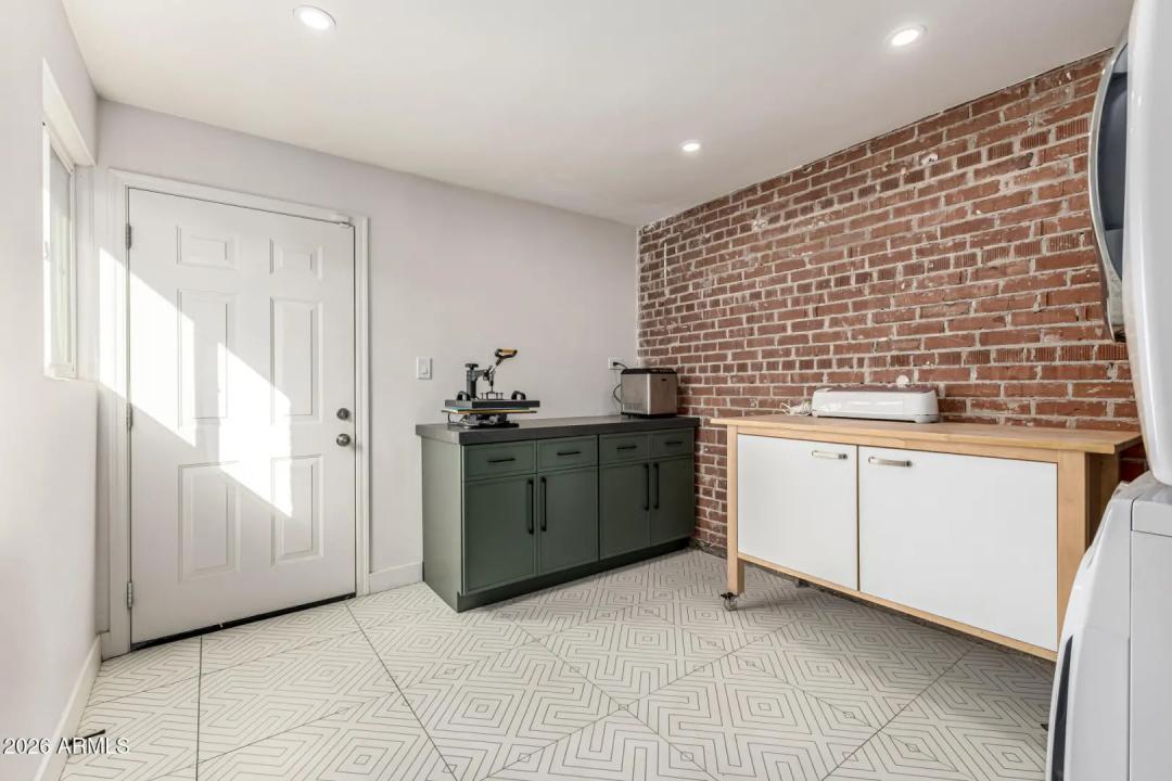 Real Estate Picture 20