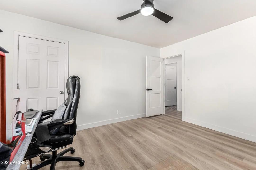 Real Estate Picture 18