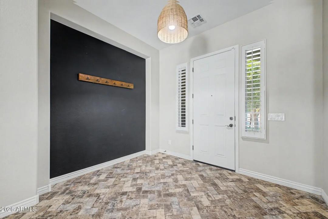 Real Estate Picture 20