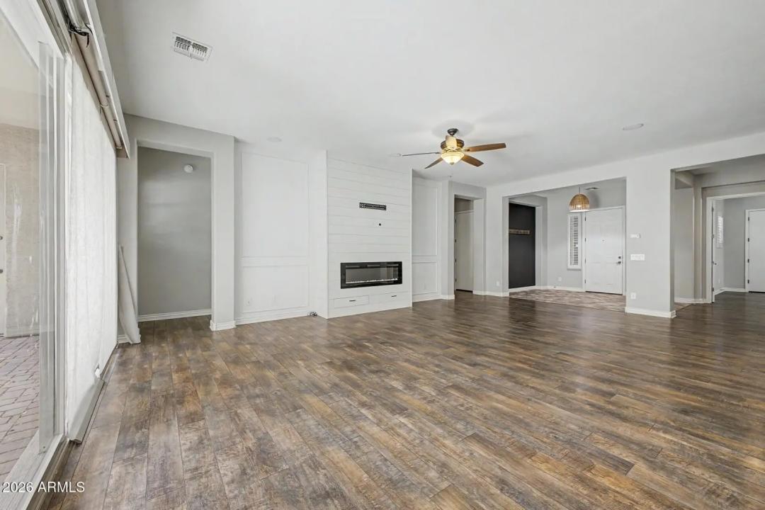 Real Estate Picture 16