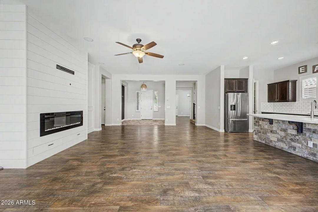 Real Estate Picture 18