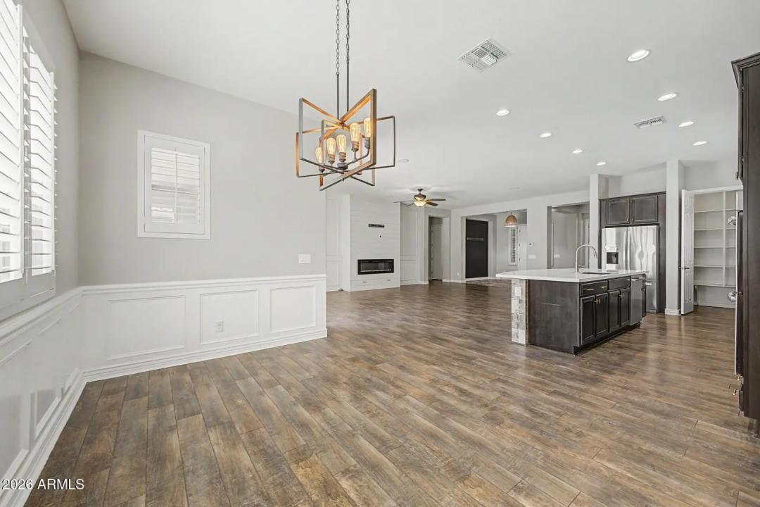 Real Estate Picture 13