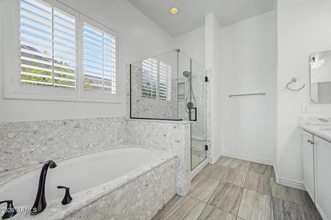 Real Estate Picture 25